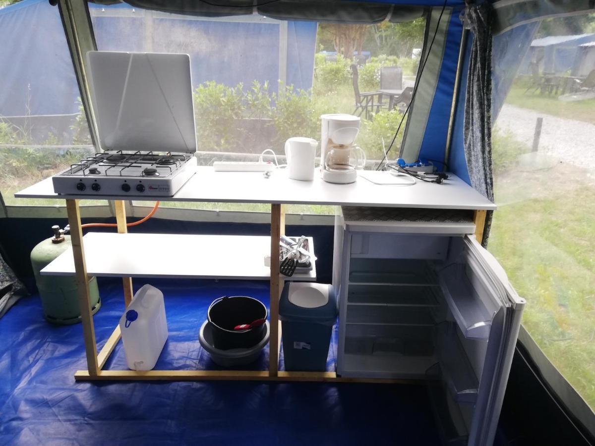 Hebergements Camping "Les Pieds Dans L'Eau" 크로종 외부 사진