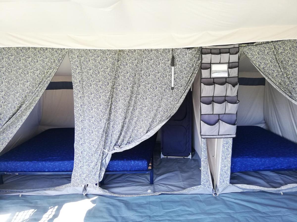 Hebergements Camping "Les Pieds Dans L'Eau" 크로종 외부 사진
