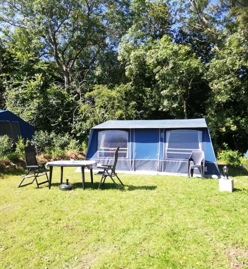 Hebergements Camping "Les Pieds Dans L'Eau" 크로종 외부 사진